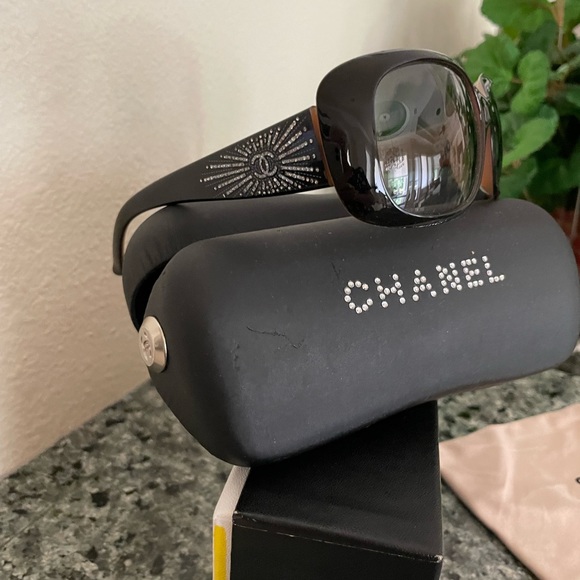 Chanel Sunglasses with Rhinestones - Picture 4 of 7